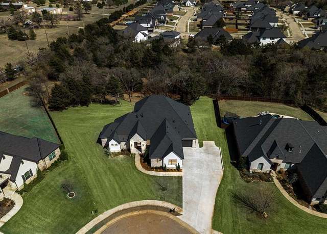 Property at 1101 Gateway Bridge Rd, Edmond, OK 73034, 4 beds, 3.5 baths