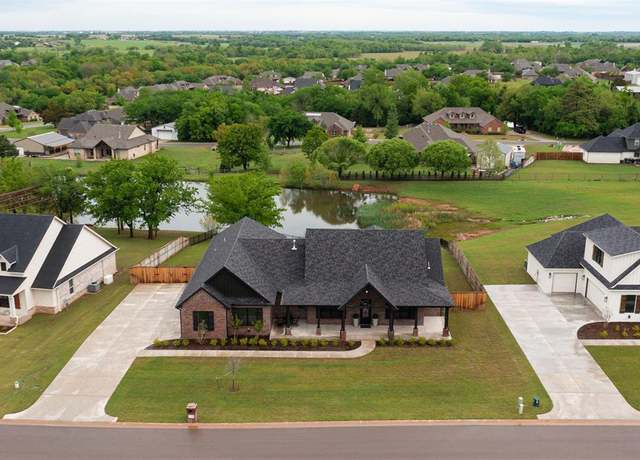 Property at 10160 Oakwood Dr, Edmond, OK 73025, 4 beds, 3.5 baths