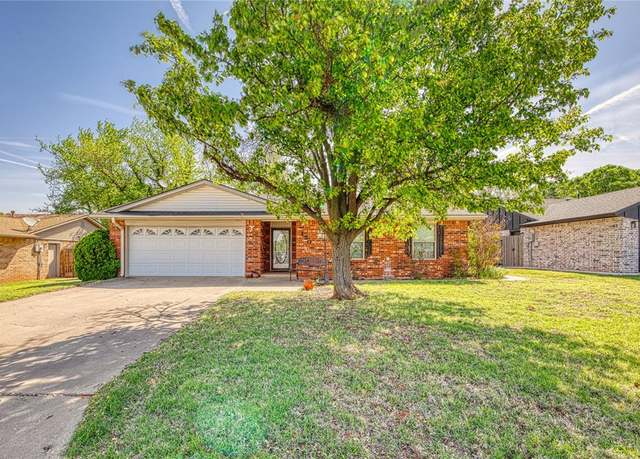 Property at 120 Peggy Dr, Elk City, OK 73644, 3 beds, 2 baths