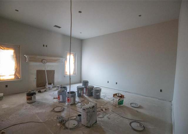 Property at 2304 NW 170th St, Edmond, OK 73012, 4 beds, 2 baths