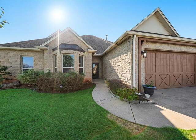 Property at 17313 Ridgewood Dr, Edmond, OK 73012, 3 beds, 2 baths