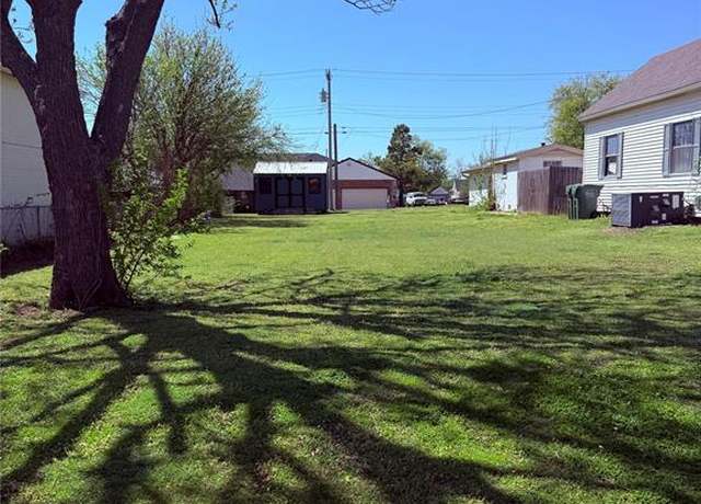 Property at 612 Oak Ave, Yukon, OK 73099