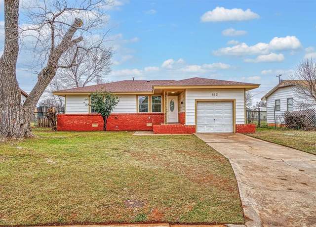 Property at 612 Mars St, Altus, OK 73521, 3 beds, 1 bath