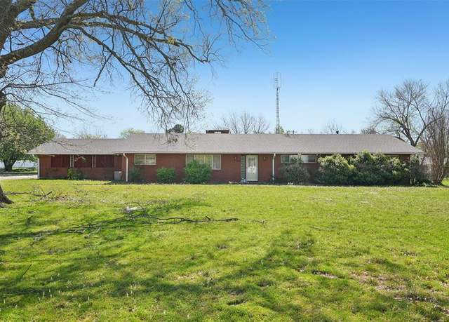 Property at 700 S Oliphant St, Holdenville, OK 74848, 3 beds, 2 baths
