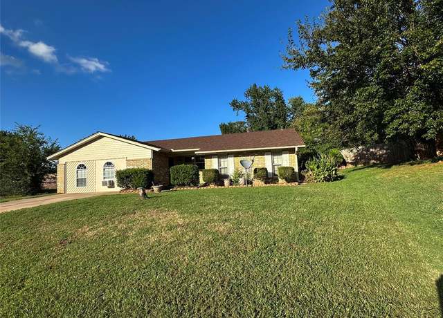 Property at 4103 Pine Ridge Rd, Shawnee, OK 74804, 4 beds, 3 baths