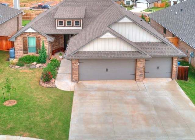 Property at 8401 Poplar Dr, Edmond, OK 73034, 4 beds, 2 baths
