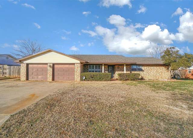 Property at 1101 N Prairie Dr, Altus, OK 73521, 4 beds, 2 baths