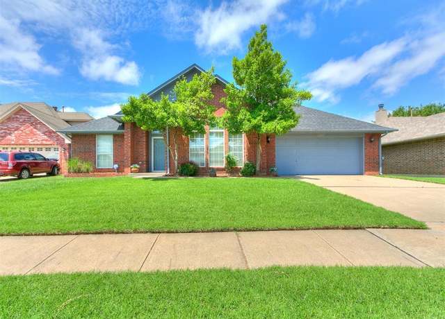 Property at 18309 Laurel Oak Dr, Edmond, OK 73012, 3 beds, 2 baths
