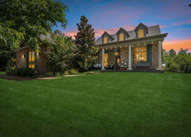 Property at 6796 Stone Valley Dr, Edmond, OK 73034, 5 beds, 3.5 baths
