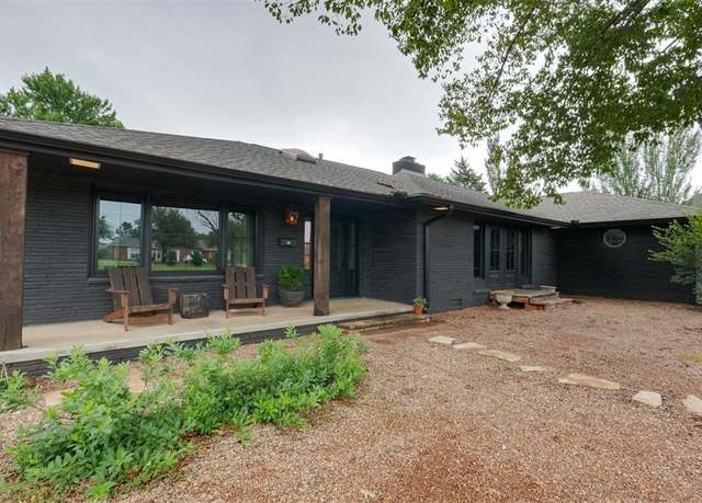Property at 300 E Federal St, Shawnee, OK 74804, 3 beds, 2.5 baths