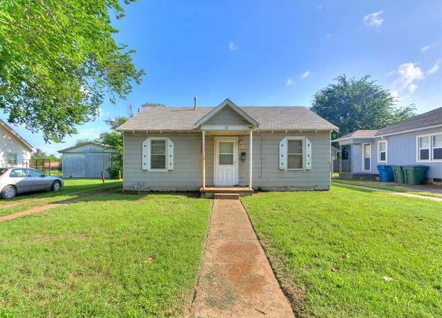 Property at 319 W 1st St, Edmond, OK 73003, 2 beds, 1 bath