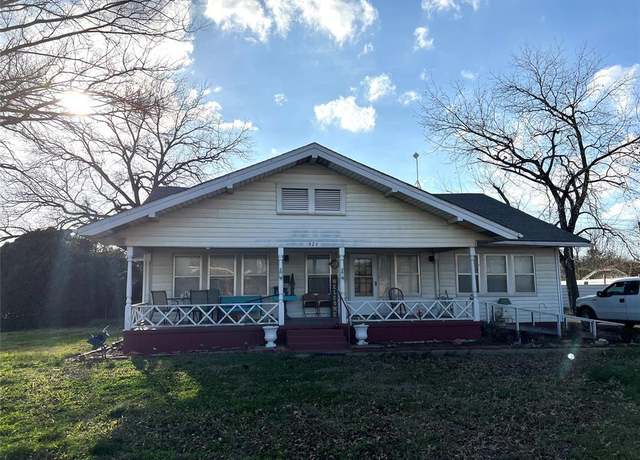 Property at 520 S Main St, Wetumka, OK 74883, 3 beds, 2 baths