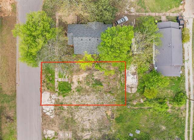 Property at 210 E 15th St, Ada, OK 74820
