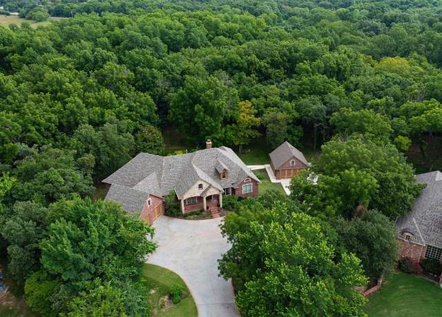Property at 1918 Winding Ridge Rd, Edmond, OK 73034, 6 beds, 4 baths