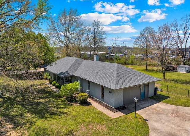 Property at 2315 Grisso Dr, Seminole, OK 74868, 3 beds, 2 baths