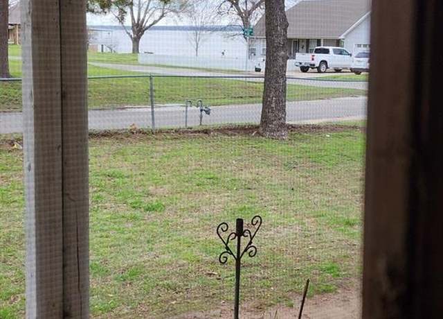 Property at 310 Mcgee St, Eufaula, OK 74432, 3 beds, 1 bath