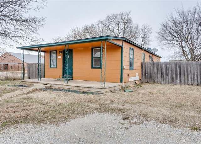 Property at 2547 E Lindsey St, Norman, OK 73071, 4 beds, 2 baths