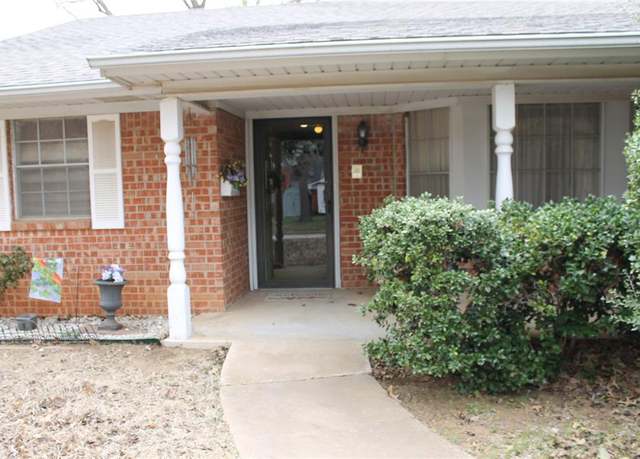 Property at 15 Mojave Dr, Shawnee, OK 74801, 3 beds, 2 baths