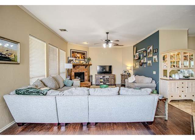 Property at 2700 NW 170th Ter, Edmond, OK 73012, 3 beds, 2 baths