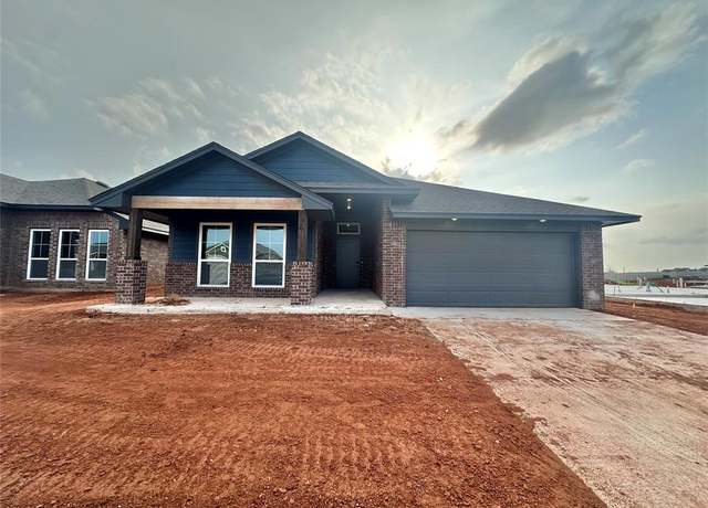 Property at 18217 Austin Ct, Edmond, OK 73012, 3 beds, 2 baths