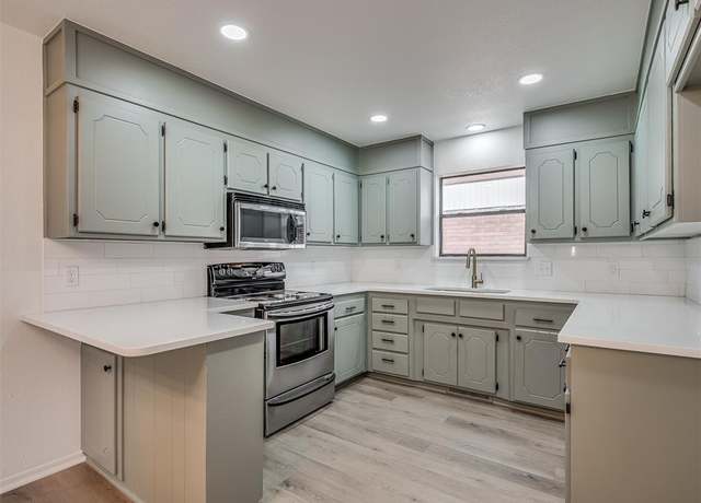 Property at 4709 Wilcox Ln, Yukon, OK 73099, 3 beds, 2 baths