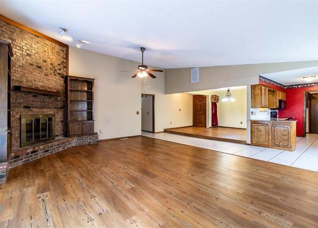 Property at 3104 Del Rey Dr, Midwest City, OK 73110, 3 beds, 2 baths