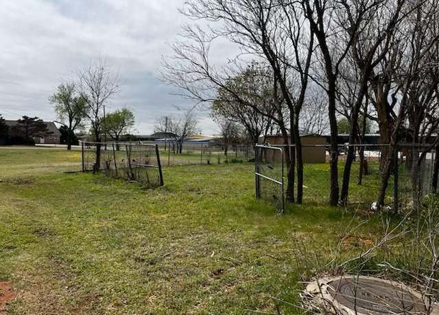 Property at 305 NE 2nd St, Piedmont, OK 73078