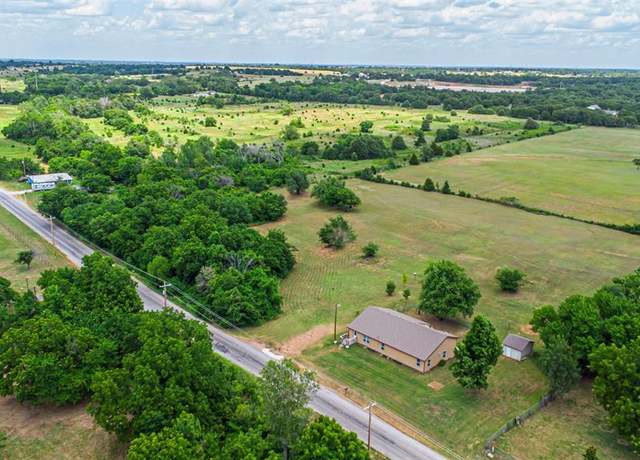 Property at 23620 County Line Ave, Blanchard, OK 73010, 3 beds, 2 baths