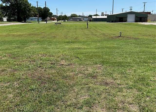 Property at 122 N 10th St, Thomas, OK 73669