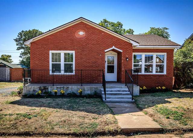 Property at 436 W Lincoln St, Mangum, OK 73554, 3 beds, 2 baths