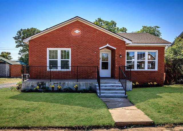 Property at 436 W Lincoln St, Mangum, OK 73554, 3 beds, 2 baths