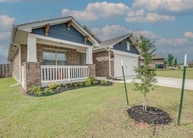 Property at 2220 Roca Dr, Edmond, OK 73012, 3 beds, 2 baths