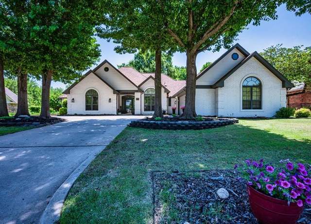 Property at 4716 Crystal Lakes Rd, Norman, OK 73072, 4 beds, 3 baths