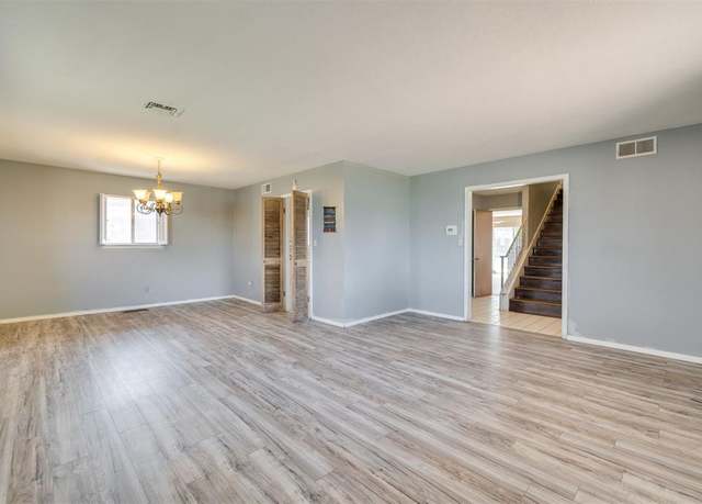 Property at 2817 N Ditmer Rd, Oklahoma City, OK 73127, 5 beds, 2.5 baths