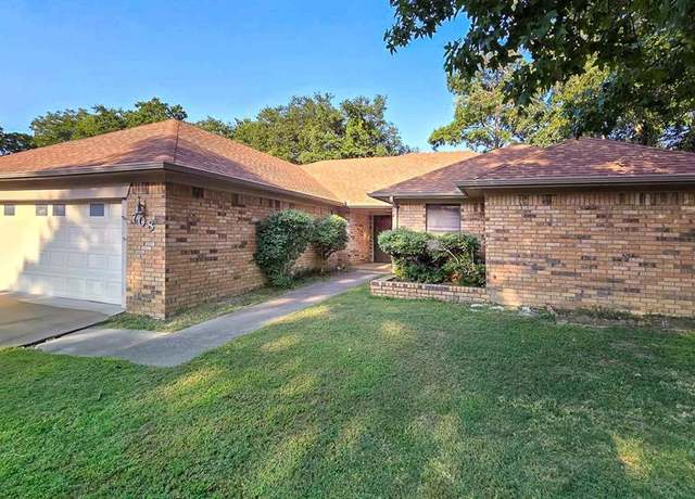 Property at 708 Rosewood St, Ardmore, OK 73401, 3 beds, 2 baths