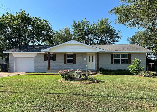 Property at 114 W Beech St, Tecumseh, OK 74873, 3 beds, 1.5 baths