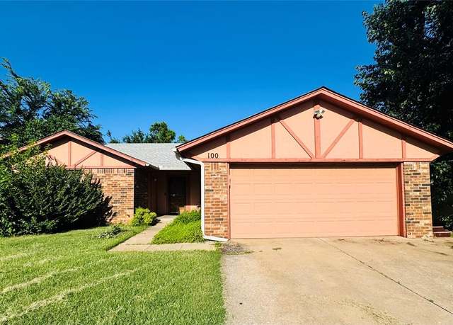 Property at 100 N Rockypoint Dr, Edmond, OK 73003, 3 beds, 2 baths