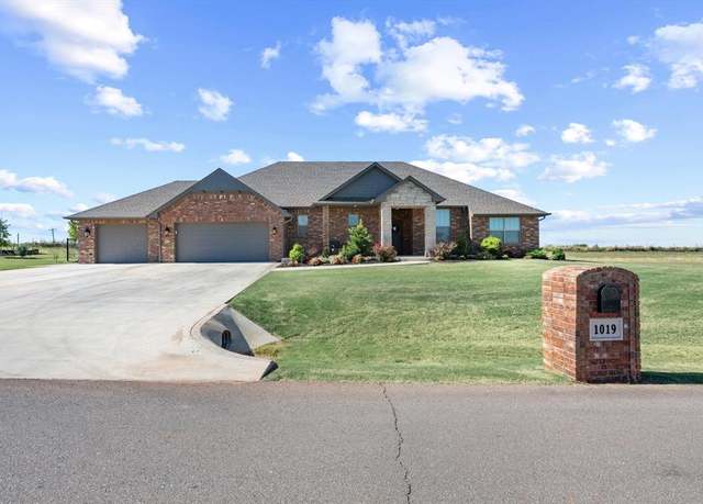 Property at 1019 Whispering Meadows Ln, Tuttle, OK 73089, 3 beds, 2 baths