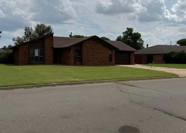 Property at 518 Sunset Dr, Watonga, OK 73772, 3 beds, 2 baths