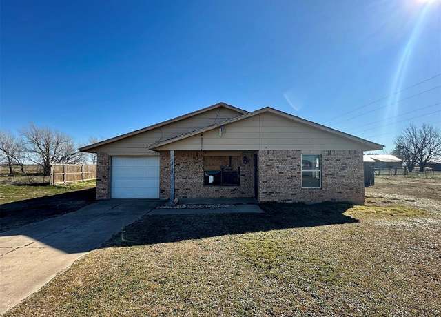 Property at 315 S Bannister St, Gotebo, OK 73041, 5 beds, 2 baths
