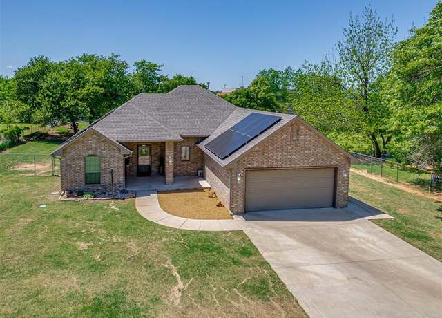 Property at 687 Oak Park Dr, Choctaw, OK 73020, 3 beds, 2 baths