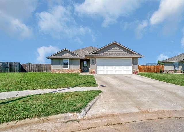 Property at 1537 Avalon Dr, Altus, OK 73521, 3 beds, 2 baths