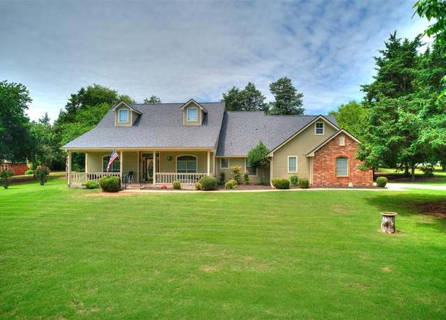 Property at 1632 Willow Springs Rd, Norman, OK 73072, 3 beds, 3 baths