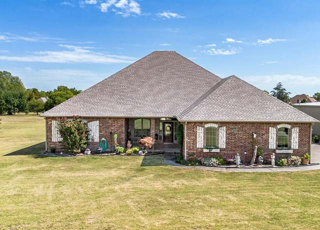 Property at 12600 SW 58th St, Mustang, OK 73064, 3 beds, 3.5 baths