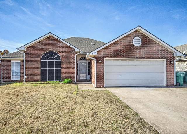 Property at 425 Conestoga Dr, Yukon, OK 73099, 3 beds, 2 baths