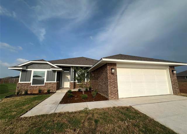 Property at 18220 Austin Ct, Edmond, OK 73012, 3 beds, 2 baths
