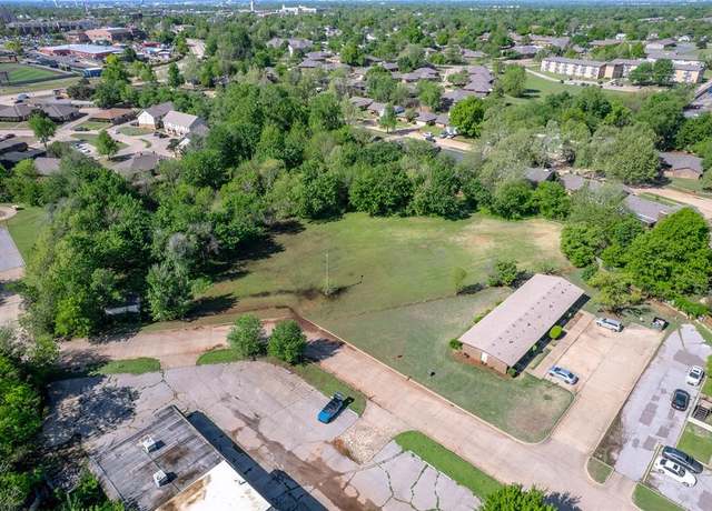 Property at 600 Churchill Rd, Edmond, OK 73034