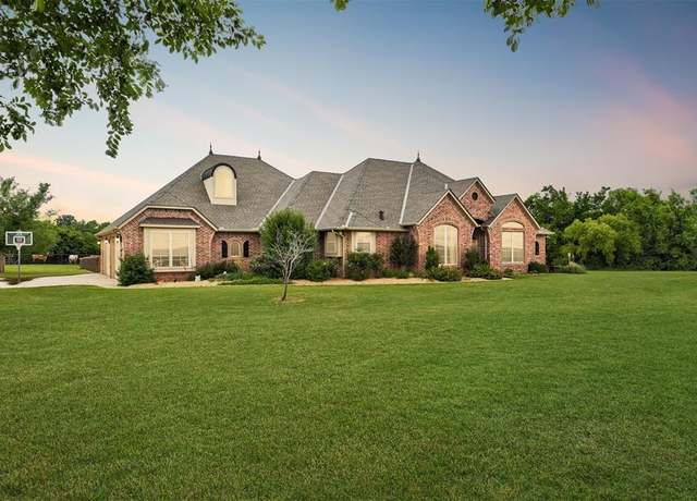 Property at 2405 Azalea NE, Cashion, OK 73016, 4 beds, 3.5 baths