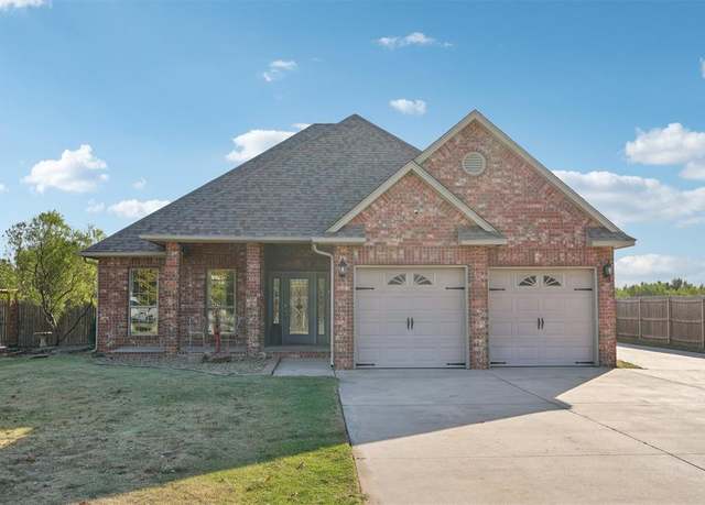 Property at 220 N V Ave, El Reno, OK 73036, 3 beds, 2 baths