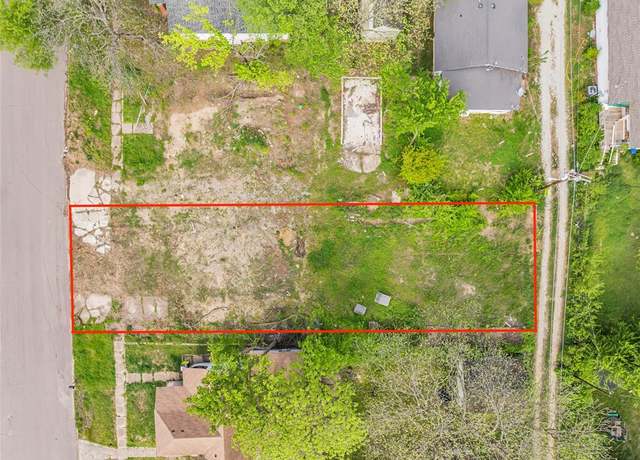 Property at 212 E 15th St, Ada, OK 74820